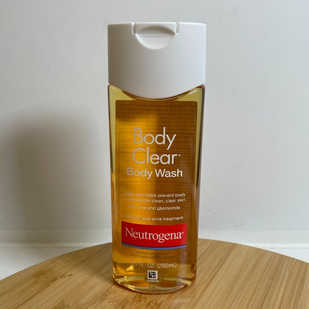Neutrogena Body Clear Wash 8.5 oz Aloe Chamomile Dermatologist Recommended